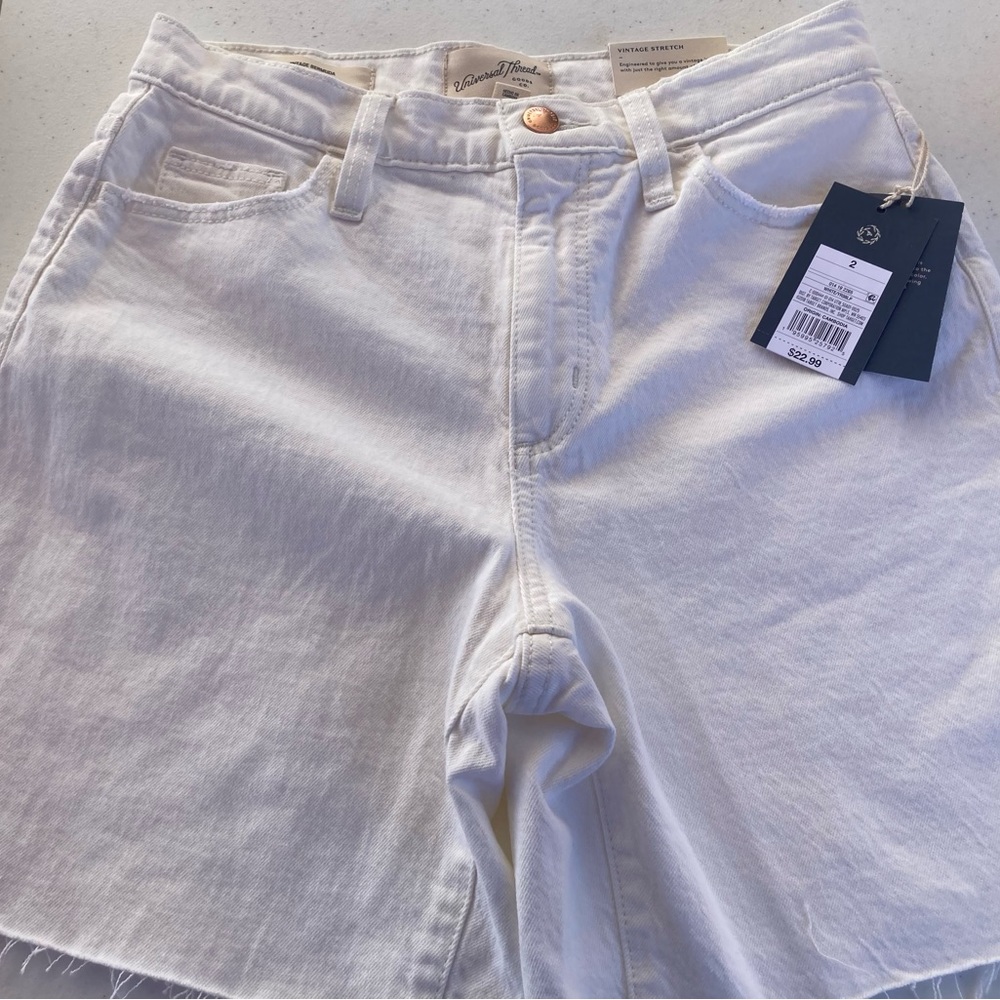 White Bermuda shorts